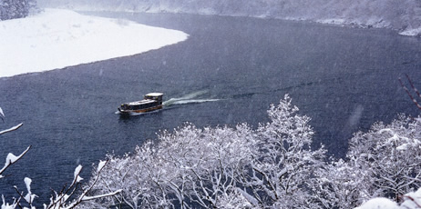雪見船　阿賀野川ライン下り